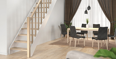 Escada de madeira clássica com design atemporal, perfeita para interiores tradicionais.