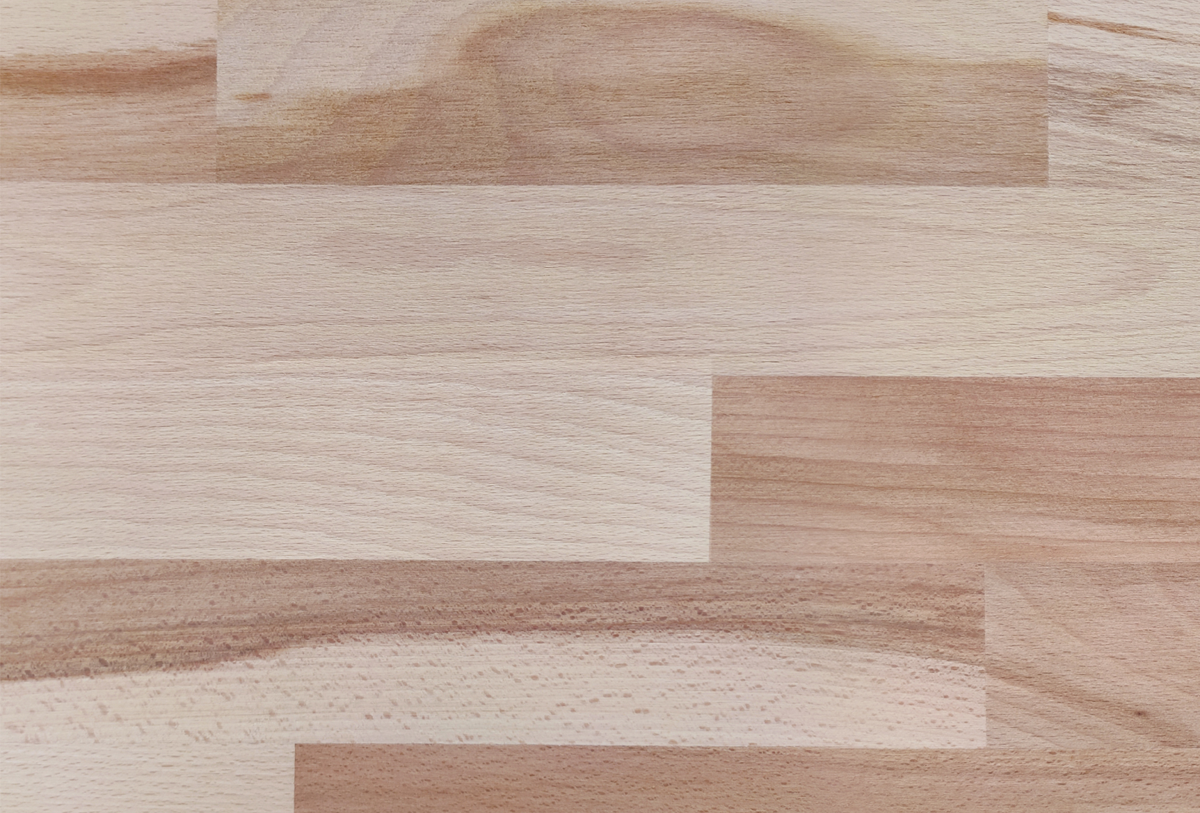 Imagem de um painel de madeira de faia laminado com montagem em espiga e cavilha, etiquetado "Essential", apresentando um padrão de estilo bloco com espessura de 30 e 38 mm.